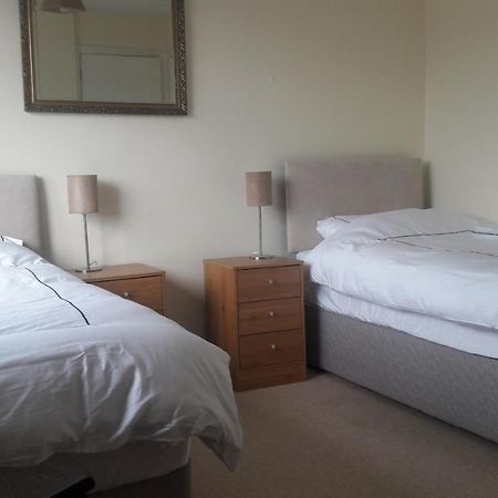Budget Accommodation - Knocknacarra, Galway Bagian luar foto